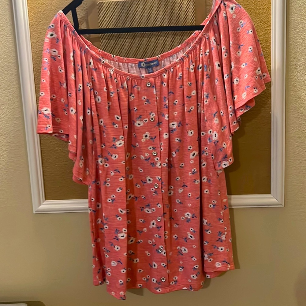 Democracy pink size xl top with little flowers